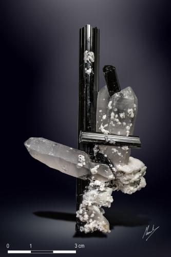 Quartz and Schorl<br />Valle Shigar, Distrito Shigar, Gilgit-Baltistan (Áreas del Norte), Paquistán<br />91 x 55 mm<br /> (Author: Manuel Mesa)