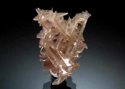 Cerussite<br />Mina Nakhlak, Madan-e Nakhlak, Distrito Anarak, Nain, Provincia Isfahan, Irán<br />1.8 x 2.9 cm<br /> (Author: crosstimber)