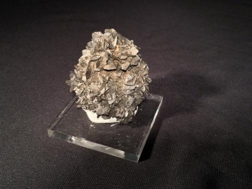 Descloizite<br />Berg Aukas, Distrito Grootfontein, Región Otjozondjupa, Namibia<br />47 mm  x 47 mm x 30 mm<br /> (Author: Robert Seitz)