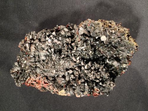 Descloizite<br />Berg Aukas, Distrito Grootfontein, Región Otjozondjupa, Namibia<br />130 mm x 75 mm x 55 mm<br /> (Author: Robert Seitz)