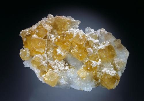 Fluorite, Quartz, Barite, Dolomite<br />Distrito Freiberg, Erzgebirgskreis, Sajonia/Sachsen, Alemania<br />11x7x3 cm overall size<br /> (Author: Jesse Fisher)