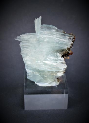 Barite<br />Minas Jebel Ouichane, Beni Bou Ifrour, Nador, Provincia Nador, Región Oriental, Marruecos<br />65mm x 55mm x 15mm<br /> (Author: Philippe Durand)