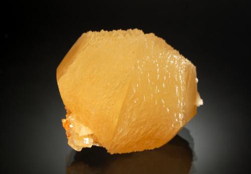 Calcite<br />Cantera Creigiau, Cardiff, South Glamorgan, Gales / Reino Unido<br />4.4 x 4.8 cm.<br /> (Author: crosstimber)