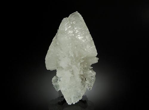 Calcite<br />Mina Sweetwater, Ellington, Distrito Viburnum Trend, Condado Reynolds, Missouri, USA<br />4.0 x 7.0 cm.<br /> (Author: crosstimber)