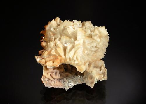 Dolomite<br />Mina Tsumeb, Tsumeb, Región Otjikoto, Namibia<br />4.0 x 4.5 cm<br /> (Author: crosstimber)