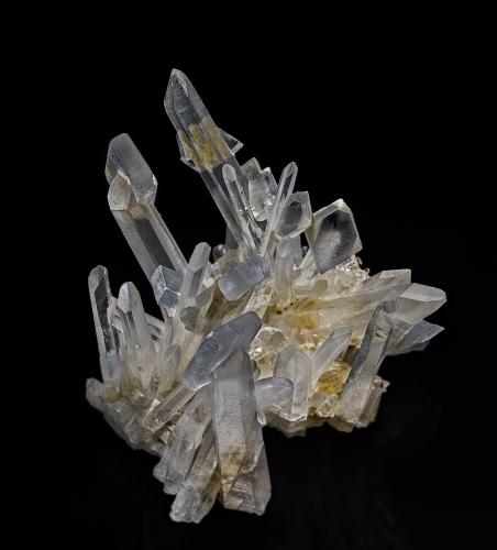 Quartz, Barite<br />Distrito Jinkouhe, Prefectura Leshan, Provincia Sichuan, China<br />7.6 x 5.4 cm<br /> (Author: am mizunaka)