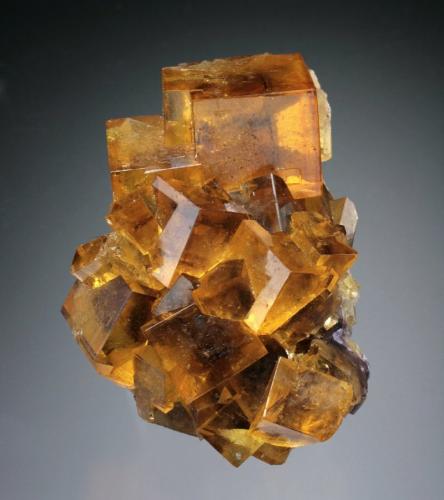 Fluorite<br />Mina Malwine, filón Bergmännisch Glück Flacher, Pozo Wismut 29b, Frohnau, Annaberg-Buchholz, Distrito Annaberg, Erzgebirgskreis, Sajonia/Sachsen, Alemania<br />6x3x2 cm overall size<br /> (Author: Jesse Fisher)