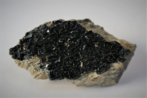 Hematite<br />Alpe d'Huez, Isère, Auvergne-Rhône-Alpes, Francia<br />90mm x 55mm x 30mm<br /> (Author: Philippe Durand)