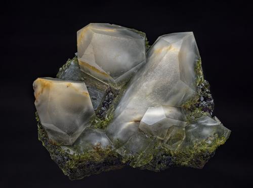 Quartz, Epidote<br />Kharan, Distrito Kharan, Balochistan (Baluchistan), Paquistán<br />7.0 x 5.9 cm<br /> (Author: am mizunaka)