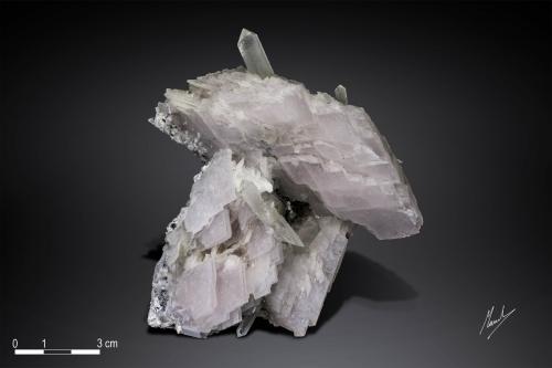 Calcite and Quartz<br />Zona minera Huanggang, Hexigten Banner (Kèshíkèténg Qí), Chifeng (Ulanhad), Región Autónoma Mongolia Interior, China<br />104 x 94 mm<br /> (Author: Manuel Mesa)