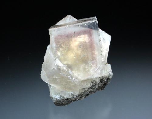 Fluorite<br />Mina Stanhopeburn, Crawleyside, Weardale, North Pennines Orefield, County Durham, Inglaterra / Reino Unido<br />4x4x3 cm overall<br /> (Author: Jesse Fisher)