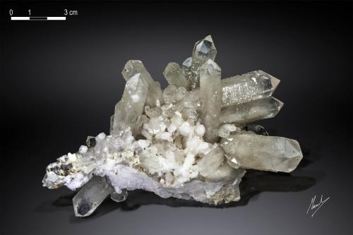 Quartz and Calcite<br />Zona minera Huanggang, Hexigten Banner (Kèshíkèténg Qí), Chifeng (Ulanhad), Región Autónoma Mongolia Interior, China<br />141 x 95 mm<br /> (Author: Manuel Mesa)