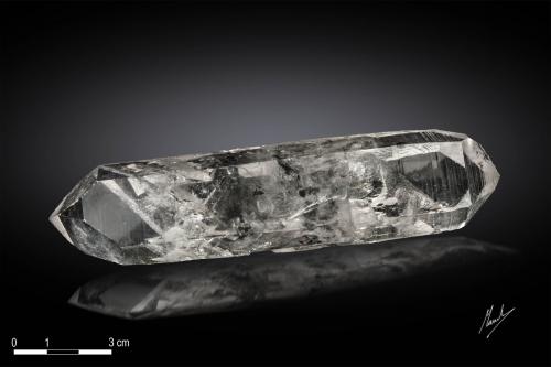 Quartz<br />Distrito Jinkouhe, Prefectura Leshan, Provincia Sichuan, China<br />137 x 33 mm<br /> (Author: Manuel Mesa)