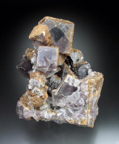 Fluorite, Ankerite, Quartz<br />Mina Carricks, Ireshopeburn, Weardale, North Pennines Orefield, County Durham, Inglaterra / Reino Unido<br />10x8x6 cm overall size<br /> (Author: Jesse Fisher)