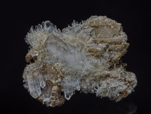 Quartz, Cookeite<br />Cantera Bennett, Buckfield, Condado Oxford, Maine, USA<br />7.2 x 6.0 cm<br /> (Author: am mizunaka)