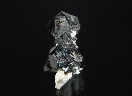 Sphalerite<br />Cantera Galbraith, Smithshire, Condado Henderson, Illinois, USA<br />1.7 x 2.6 cm<br /> (Author: Michael Shaw)