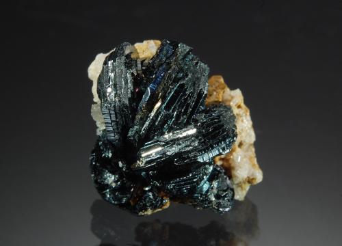 Hematite<br />Fellital (Valle Felli), Valle Reuss, Uri, Suiza<br />1.8 x 1.8 cm<br /> (Author: crosstimber)