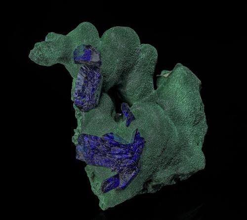 Malachite, Azurite<br />Mina Milpillas, Cuitaca, Municipio Santa Cruz, Sonora, México<br />6.4 x 6.7 cm<br /> (Author: am mizunaka)