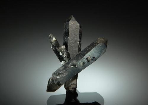 Quartz<br />Pegmatita Jaguaraçu, Jaguaraçu, Vale do Rio Doce, Minas Gerais, Brasil<br />2.5 x 3.5 cm<br /> (Author: crosstimber)