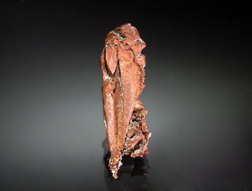 Copper<br />Mina Itauz, Dzhezkazgan, Región Karaganda, Kazajstán<br />1.0 x 3.0 cm<br /> (Author: crosstimber)