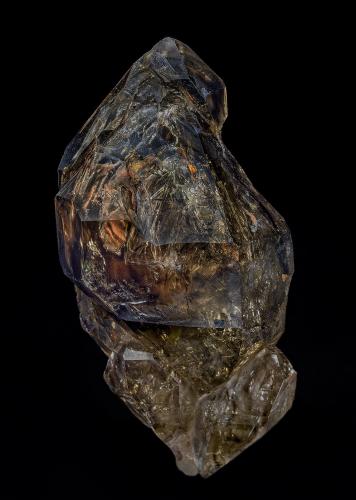 Quartz (variety smoky quartz)<br />Condado Alexander, North Carolina, USA<br />9.4 x 4.9 cm<br /> (Author: am mizunaka)