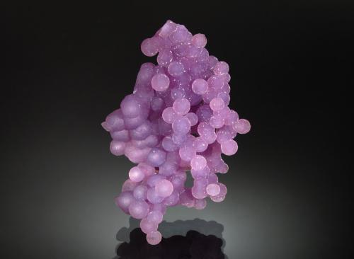 Chalcedony<br />Zona Mamuju, Provincia Sulawesi Barat, Indonesia<br />2.5 x 4.2 x 6.3 cm<br /> (Author: crosstimber)