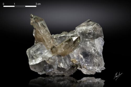 Quartz on Fluorite<br />Zona minera Huanggang, Hexigten Banner (Kèshíkèténg Qí), Chifeng (Ulanhad), Región Autónoma Mongolia Interior, China<br />69 x 67 mm<br /> (Author: Manuel Mesa)