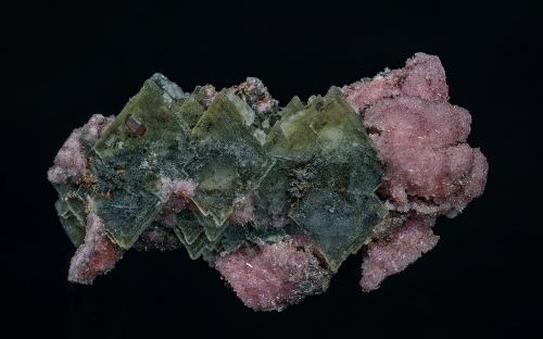 Barite, Rhodochrosite, Shigaite<br />Zona minera N'Chwaning, Kuruman, Kalahari manganese field (KMF), Provincia Septentrional del Cabo, Sudáfrica<br />6.4 x 3.4 cm<br /> (Author: am mizunaka)