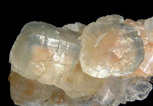 Calcite<br />Mina Leiping, Leiping, Guiyang, Prefectura Chenzhou, Provincia Hunan, China<br />4.6 x 8.5 cm<br /> (Author: crosstimber)