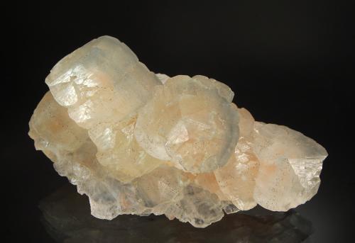 Calcite<br />Mina Leiping, Leiping, Guiyang, Prefectura Chenzhou, Provincia Hunan, China<br />4.6 x 8.5 cm<br /> (Author: crosstimber)