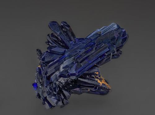 Azurite<br />Touissit, Distrito Touissit, Provincia Jerada, Región Oriental, Marruecos<br />4.2 x 3.9 cm<br /> (Author: am mizunaka)