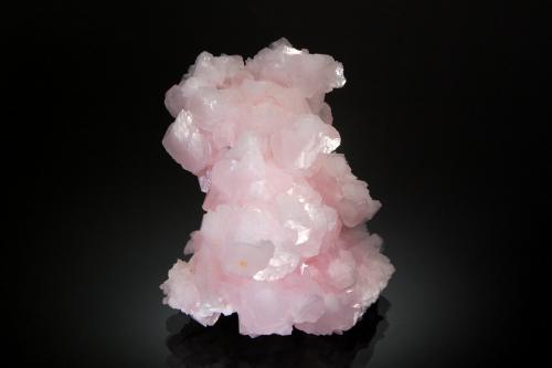 Calcite<br />Mina 2nd Sovetskii, Dalnegorsk, Distrito urbano Dalnegorsk, Primorsky Krai, Rusia<br />4.6 x 4.9 x 6.2 cm<br /> (Author: crosstimber)