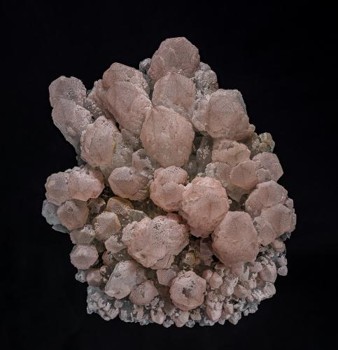 Quartz, Rhodochrosite<br />Mina Oppu, Nishimeya-mura, Distrito Nakatsugaru, Prefectura Aomori, Región Tohoku, Isla Honshu, Japón<br />11.5 x 9.5 cm<br /> (Author: am mizunaka)