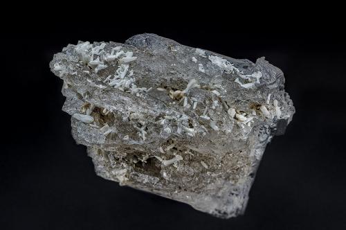 Quartz, Stilbite<br />Valle Hollersbach, Hohe Tauern, Salzburgo/Salzburg, Austria<br />8.9 x 6.4 cm<br /> (Author: am mizunaka)