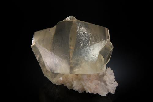 Calcite<br />Distrito Jalgaon, Maharashtra, India<br />4.5 x 5.5 cm<br /> (Author: crosstimber)