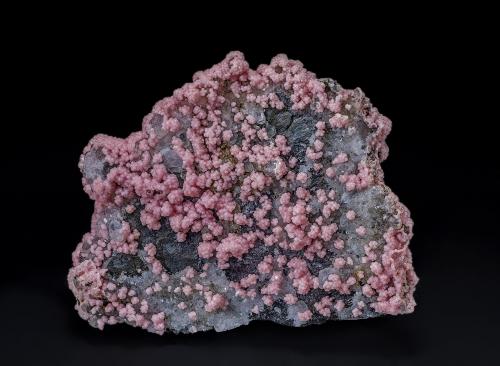 Rhodochrosite, Quartz, Tetrahedrite, Chalcopyrite<br />Oppu Mine, Nishimeya-mura, Nakatsugaru District, Aomori Prefecture, Tohoku Region, Honshu Island, Japan<br />8.5 x 6.8 cm<br /> (Author: am mizunaka)