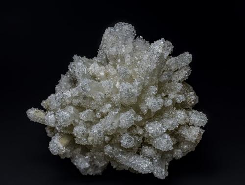 Quartz, Fluorapophyllite-(K)<br />Mina 2nd Sovetskii, Dalnegorsk, Distrito urbano Dalnegorsk, Primorsky Krai, Rusia<br />8.5 x 9.5 cm<br /> (Author: am mizunaka)