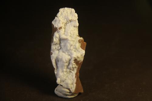 Quartz (variety chalcedony) on Opal<br />Cerro Almodóvar, Distrito Vicálvaro (Villa de Vallecas), Madrid, Comarca Área Metropolitana de Madrid, Comunidad de Madrid, España<br />23mm x 54mm x 8mm<br /> (Author: franjungle)