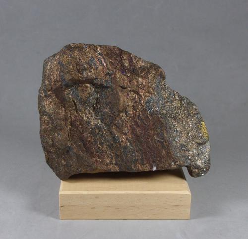 Renierita<br />Kipushi, Cinturón de cobre de Katanga, Katanga (Shaba), República Democrática del Congo (Zaire)<br />8,5 x 6,5 x 3,3 cm.<br /> (Autor: J. G. Alcolea)