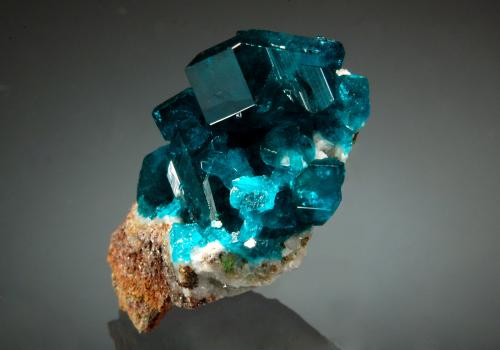 Dioptase<br />Mina Tsumeb, Tsumeb, Región Otjikoto, Namibia<br />1.6 x 2.5 cm<br /> (Author: crosstimber)