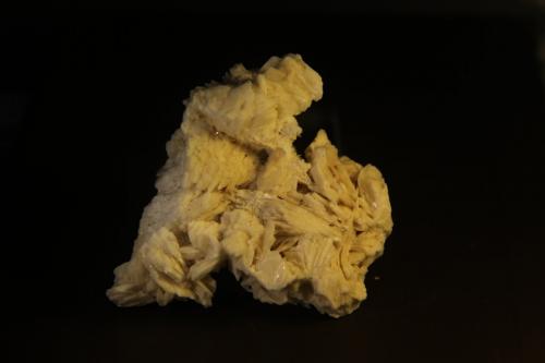 Baryte<br />Mina Obdulia, El Laberinto, Sierra Minera de Cartagena-La Unión, Portmán, La Unión, Comarca Campo de Cartagena, Región de Murcia (Murcia), España<br />65mm x 68mm x 33mm<br /> (Author: franjungle)