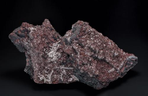 Quartz, Hematite, Barite<br />Egremont, West Cumberland Iron Field, (antes Cumberland), Cumbria, Inglaterra / Reino Unido<br />20.0 x 10.5 cm<br /> (Author: am mizunaka)