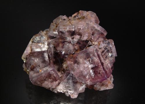 Fluorite<br />Mina Greenlaws, Daddry Shield, Weardale, North Pennines Orefield, County Durham, Inglaterra / Reino Unido<br />4. 1 x 7.1 x 7.9 cm<br /> (Author: crosstimber)