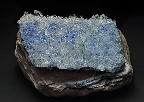 Quartz, Dumortierite<br />Cantera Vaca Morta, Sierra da Vereda, Boquira, Bahia, Región Nordeste, Brasil<br />10.2 x 6.4 cm<br /> (Author: am mizunaka)