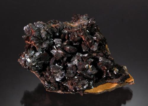 Descloizite<br />Berg Aukas, Distrito Grootfontein, Región Otjozondjupa, Namibia<br />5.7 x 7.8 cm<br /> (Author: crosstimber)