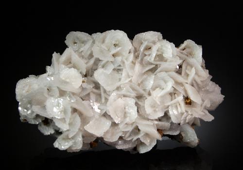 Calcite<br />Mina Septiembre (Mina 9 Septiembre), Zona minera Madan, Montes Rhodope, Smolyan Oblast, Bulgaria<br />5.1 x 8.0 cm<br /> (Author: crosstimber)