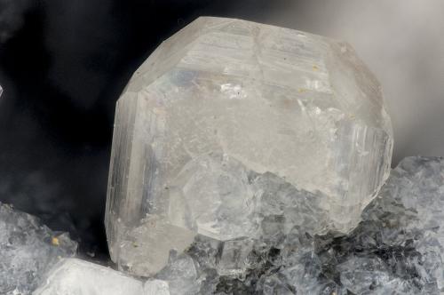 Fluorapophyllite-(K)<br />Devils Backbone, Brazo norte del río John Day, Ritter, Condado Grant, Oregon, USA<br />FOV = 3.3 mm<br /> (Author: Doug)