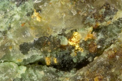 Gold<br />Mina Gold Hill, Gold Hill, Distrito Gold Hill, Condado Tooele, Utah, USA<br />FOV = 0.7 mm<br /> (Author: Doug)