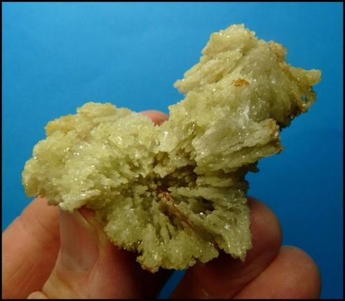 Calcite<br />Mina Tsumeb, Tsumeb, Región Otjikoto, Namibia<br />67 x 47 x 43 mm<br /> (Author: Pierre Joubert)