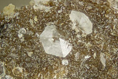 Fluorapatite<br />Park Slip West, Cefn Cribwr, Bridgend, Gales / Reino Unido<br />FOV = 2.0 mm<br /> (Author: Doug)